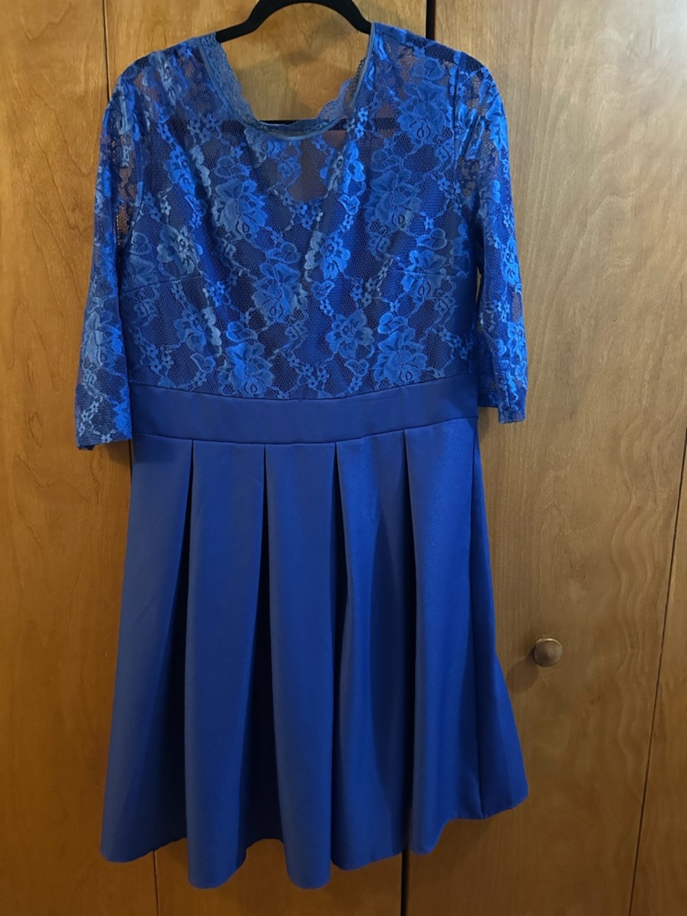 Women’s royal blue 2x knee length dress